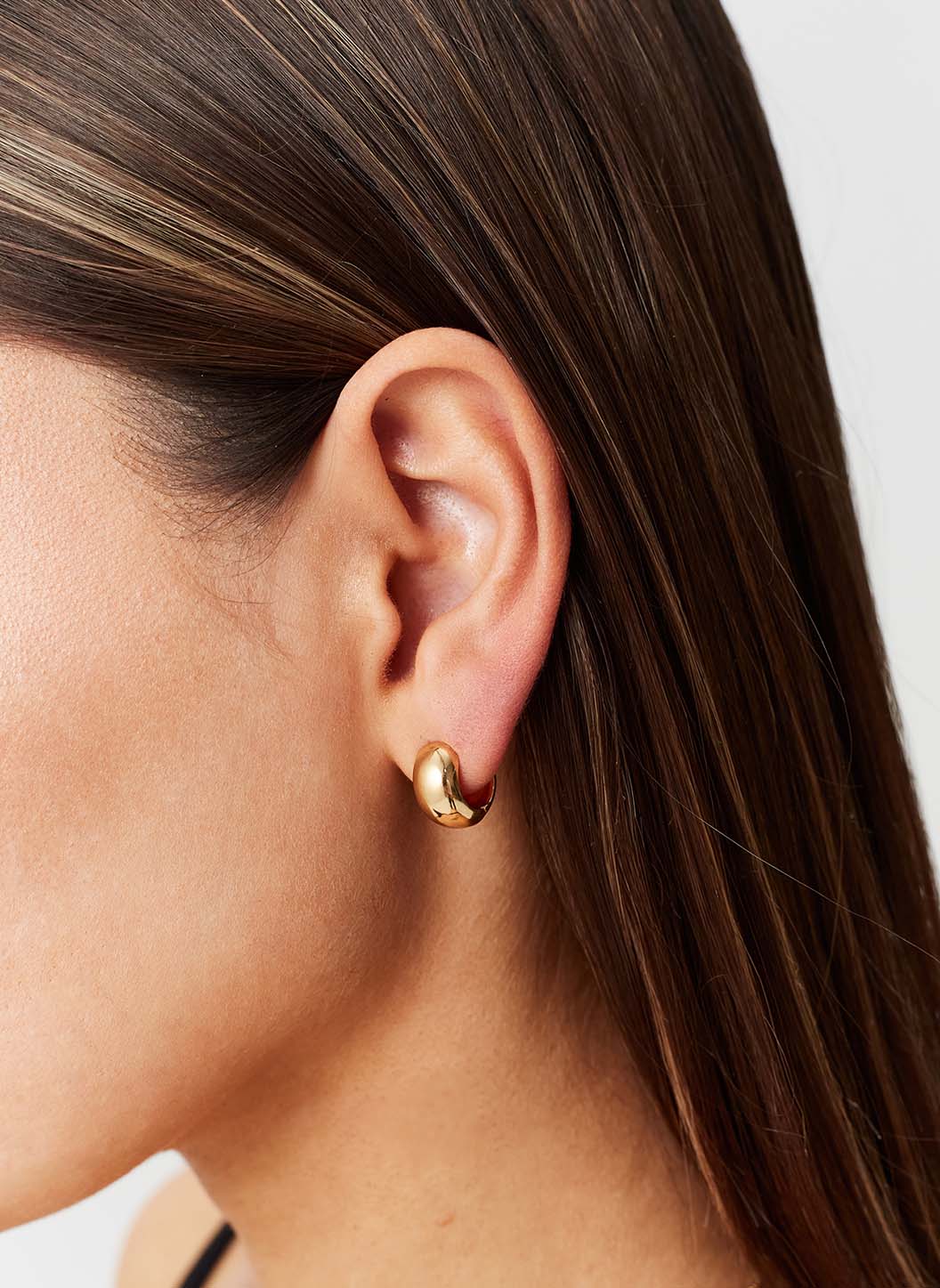 Chunky gold huggie hoops hotsell