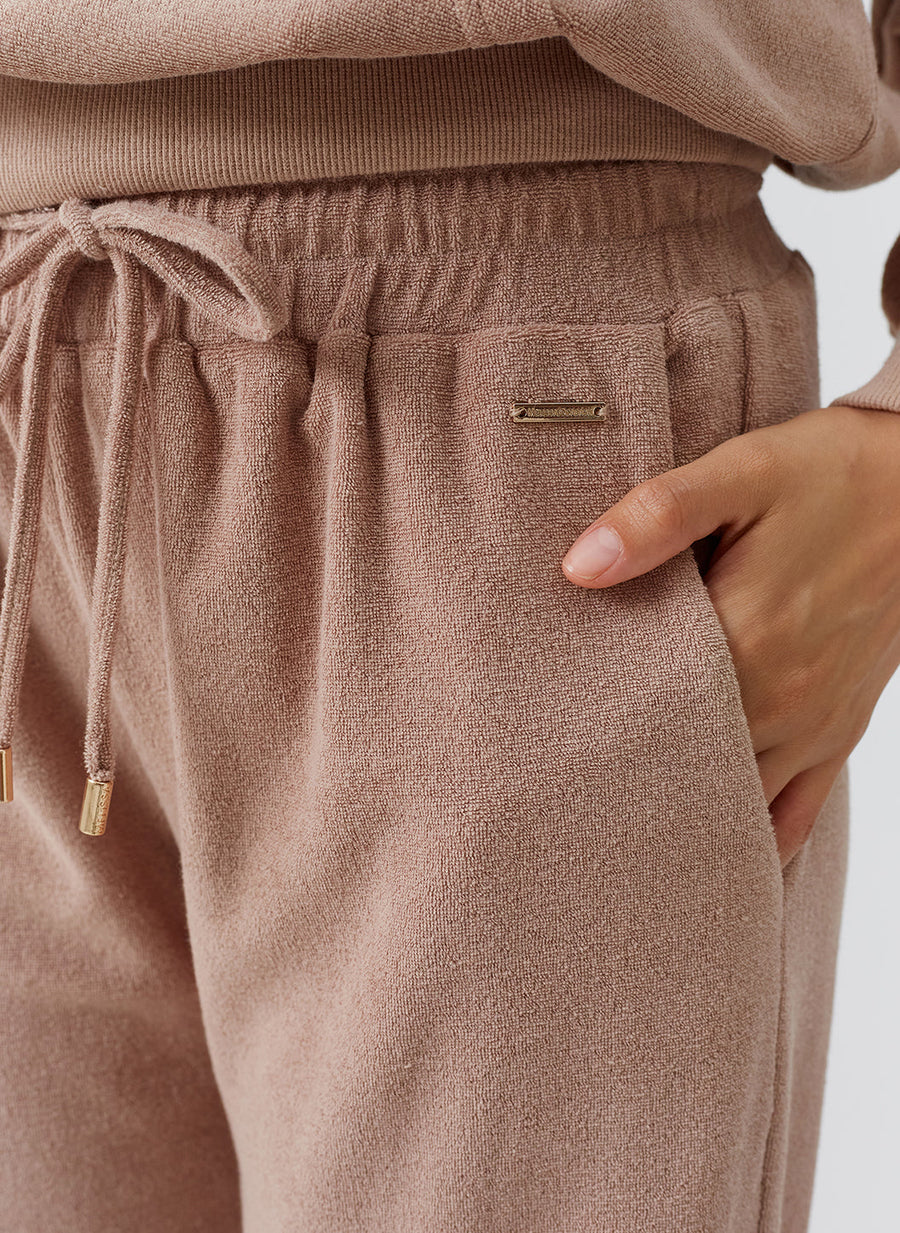 betty-almond-trousers_closeup
