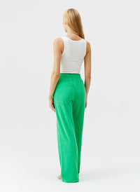 betty-green-trouser_model_2025_B