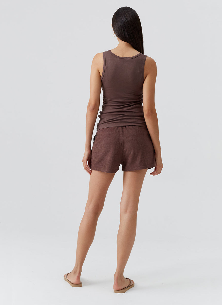cora-dark-brown-vest_model_2026_B