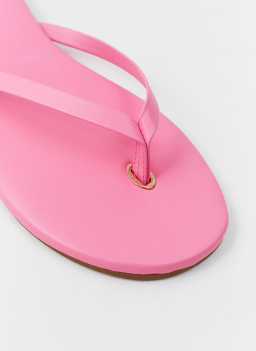 sandals-hot-pink_cutouts_2025_3