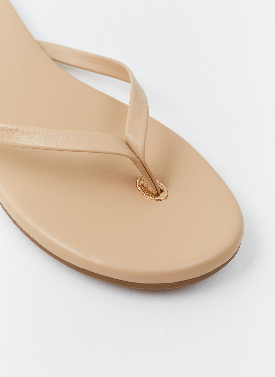 sandals-nude_cutouts_2025_3