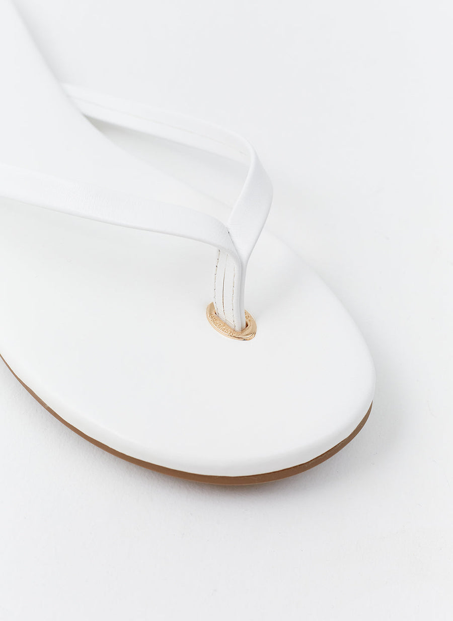 sandals-white_cutouts_2025_3