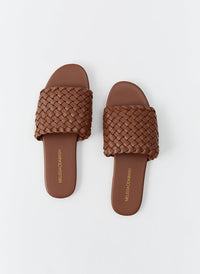 woven-dark-tan-sliders_cutouts_2025_2