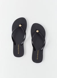 flip flops black