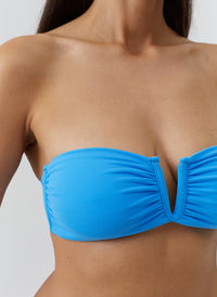 alba-ocean-bikini_closeup 