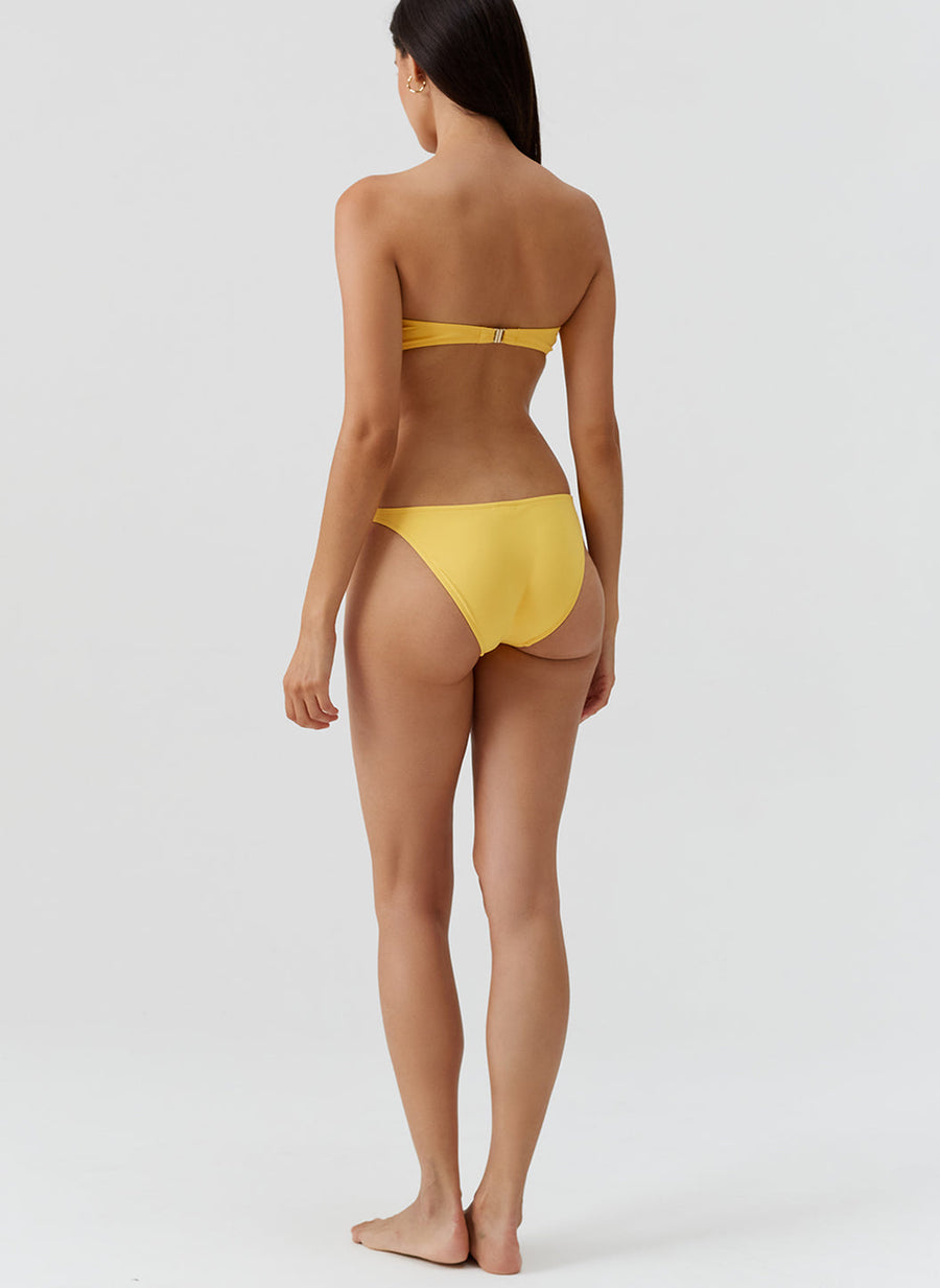 alba-sunflower-bikini_model_2026_B 