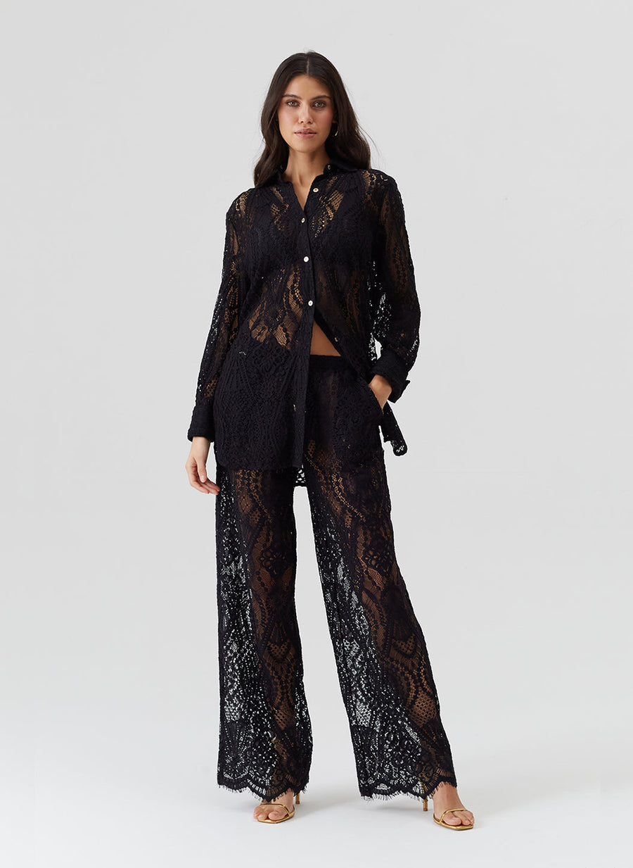 aliyah-black-shirt_model_2026_F2 