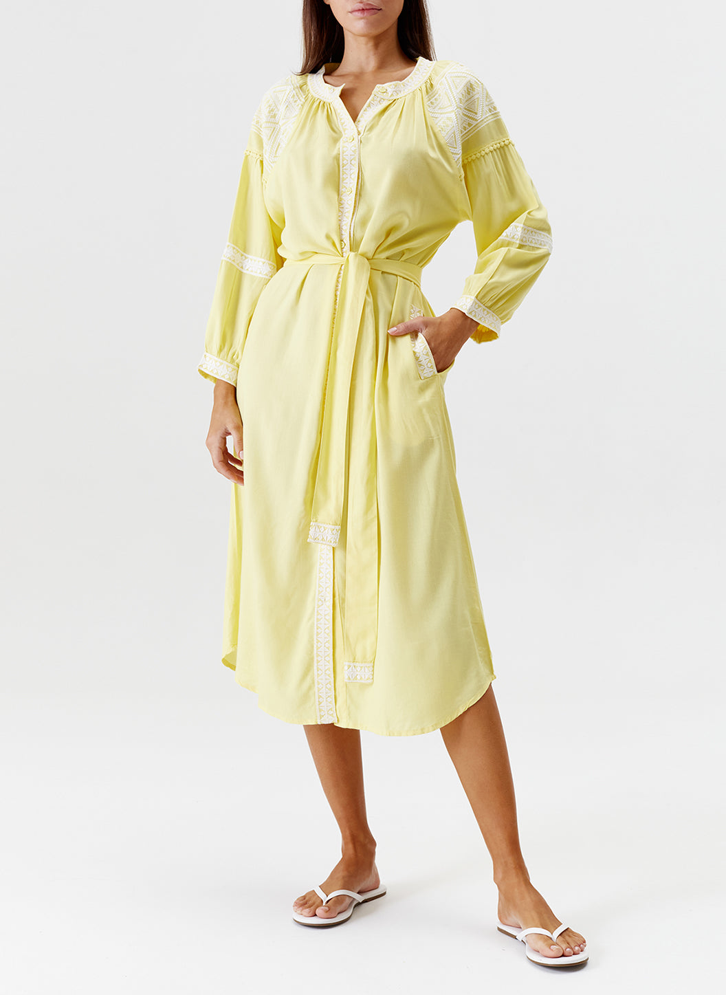 ally-yellow-white-kaftan