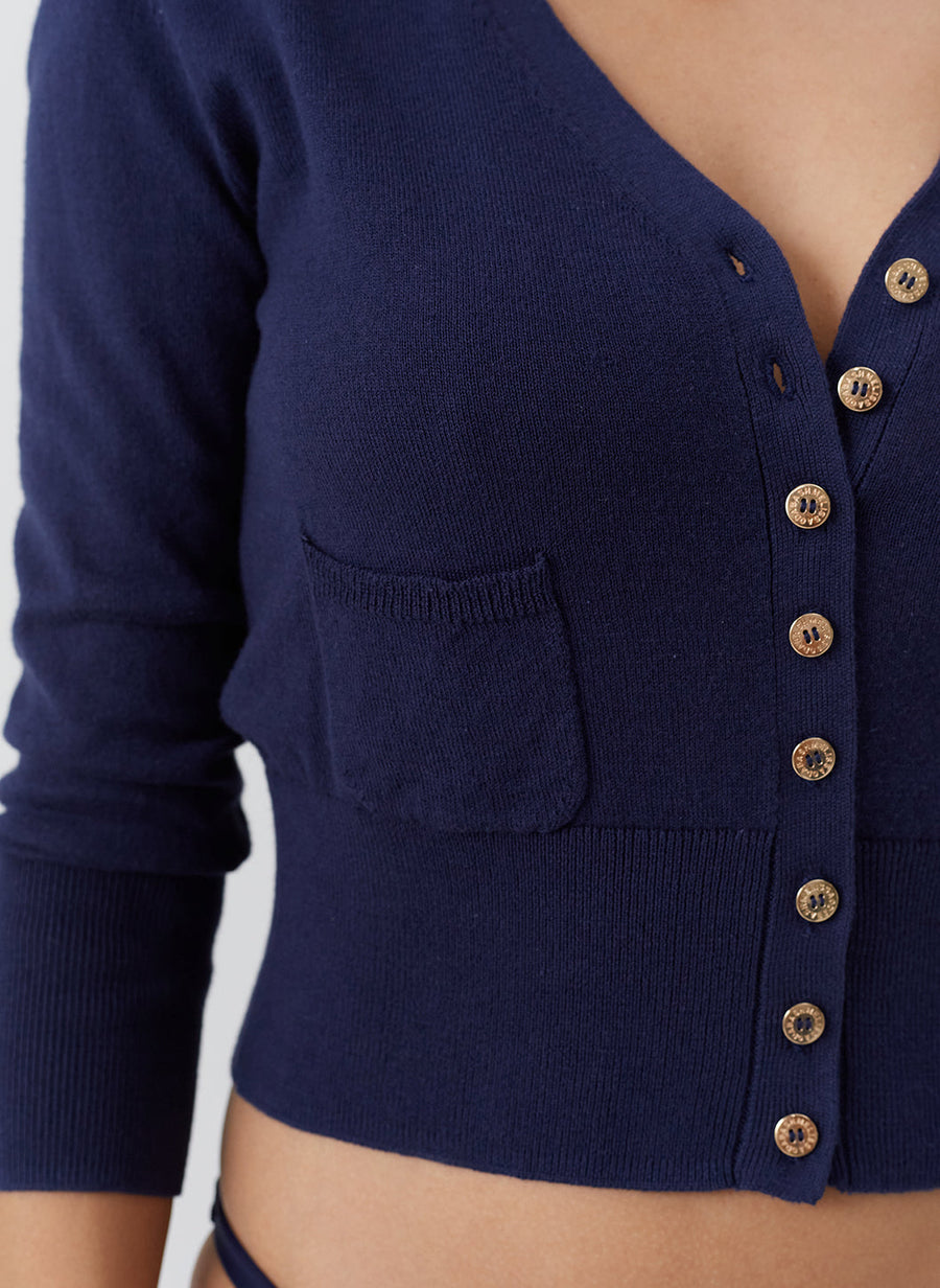 andrea-navy-top_closeup 