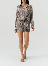 annie-chain-shorts_models_2026_F 