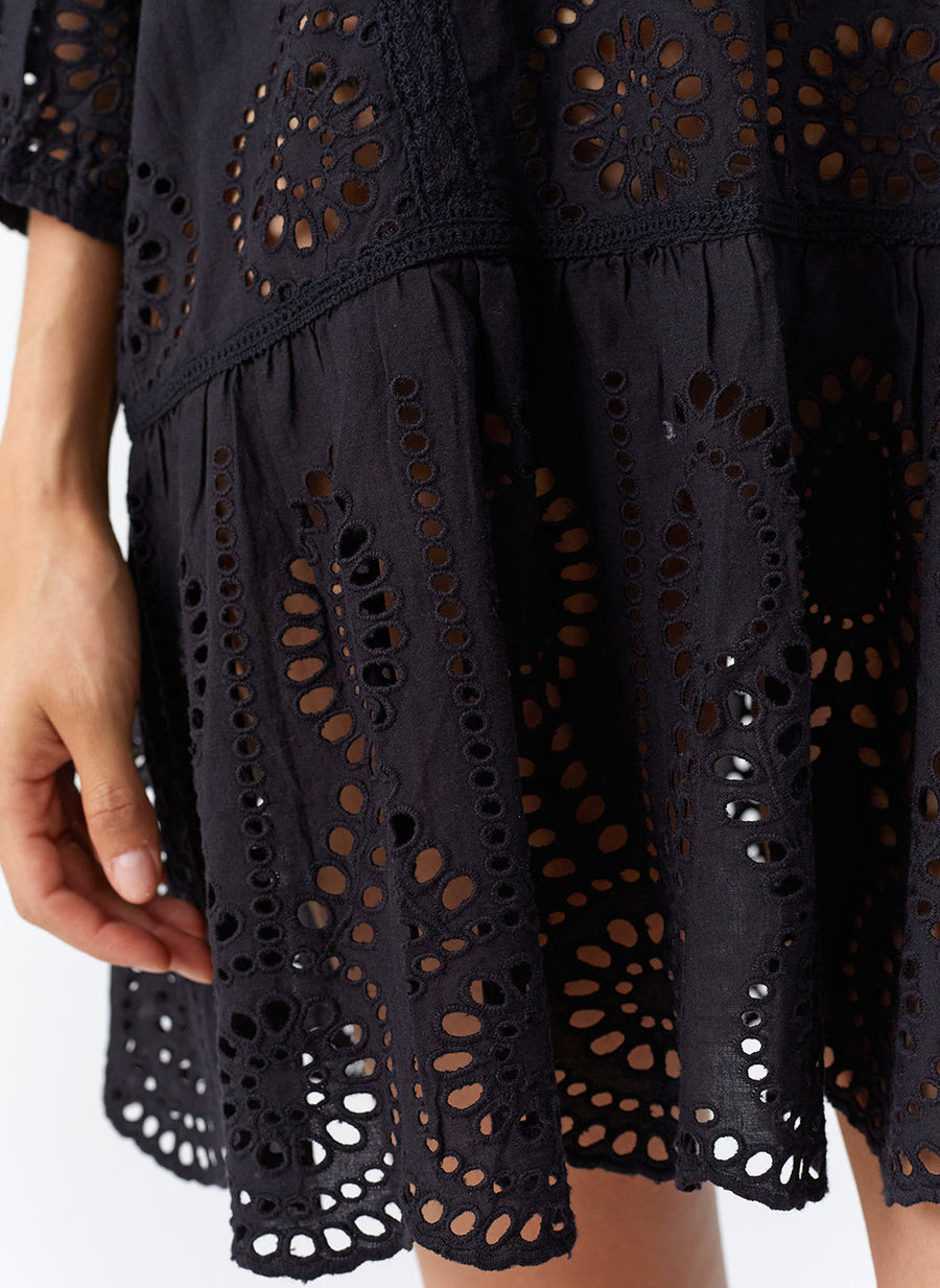 ashley-black-kaftan_closeup 