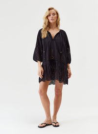 ashley-black-kaftan_model_2025_F 