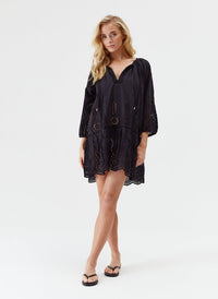 ashley-black-kaftan_model_2025_P 