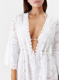 ava-white-kaftan_closeup_2024