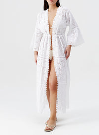 ava-white-kaftan_curvemodel_2024_F