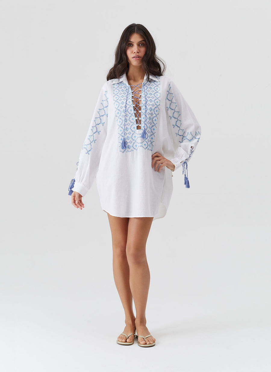 ayla-white-blue-top_model_2026_F2 