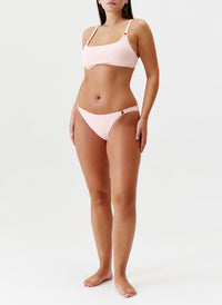 bari-rose-ribbed-bikini_curvemodel_2024_F JPG