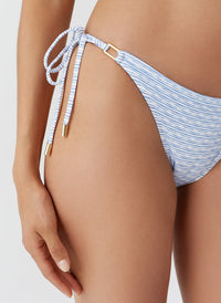 cancun-ripple-bikini-bottom_models_2027_closeup 
