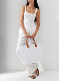 cap-ferrat-white-tote_model 