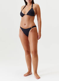 caracas-black-bikini_curvemodel_2024_F JPG