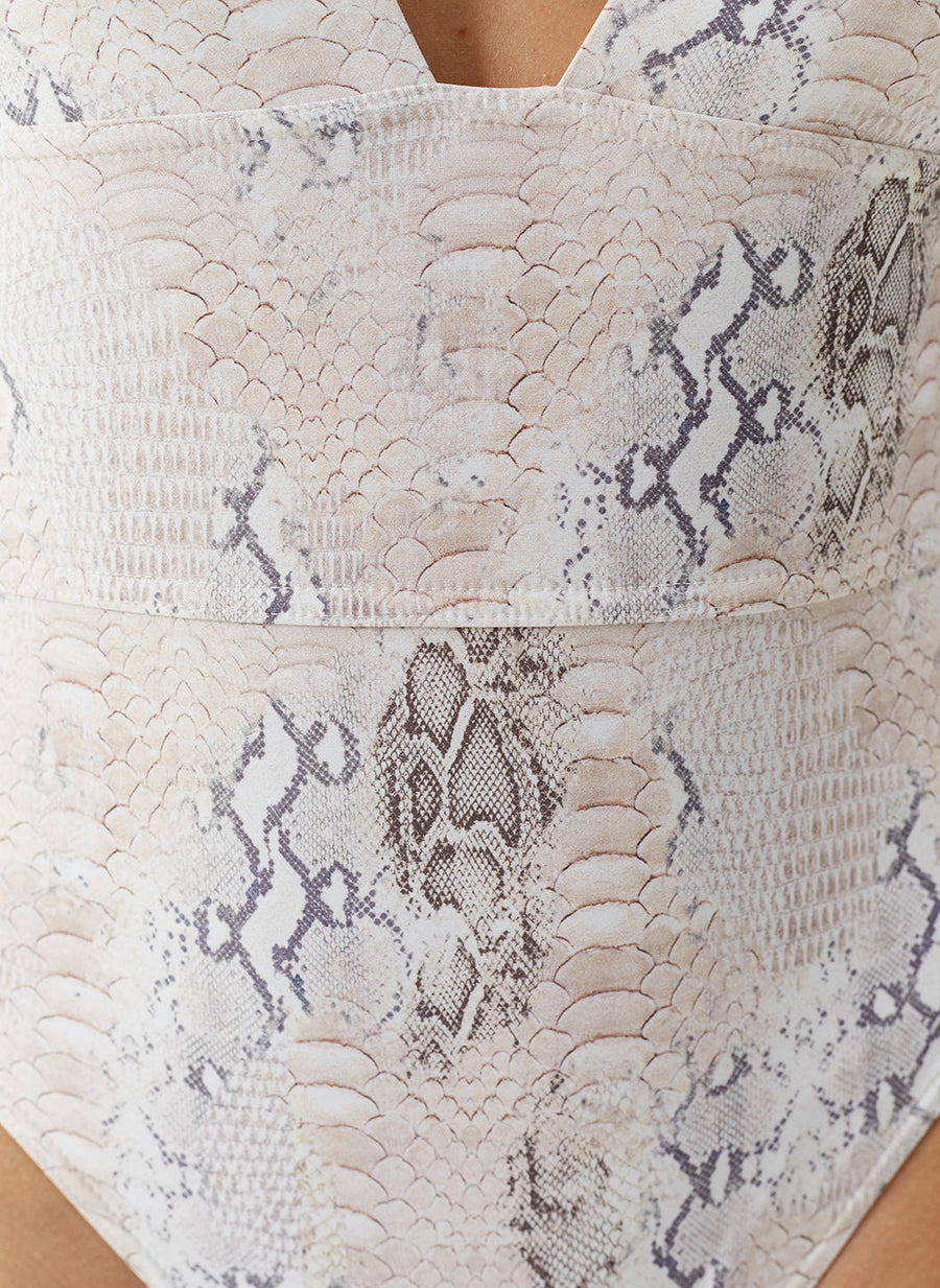caribbean-lizard-swimsuit_closeup 
