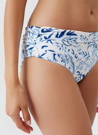 delray-jardin-bikini-bottom_models_2027_closeup 