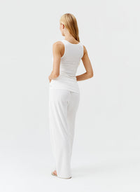 exclusive-cora-white-ribbed-vest-top_model_2025_B 