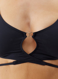 faro-black-bikini_closeup_2025 