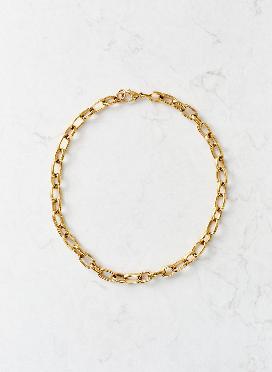 gold-chunky-chain-necklace_studio_image 