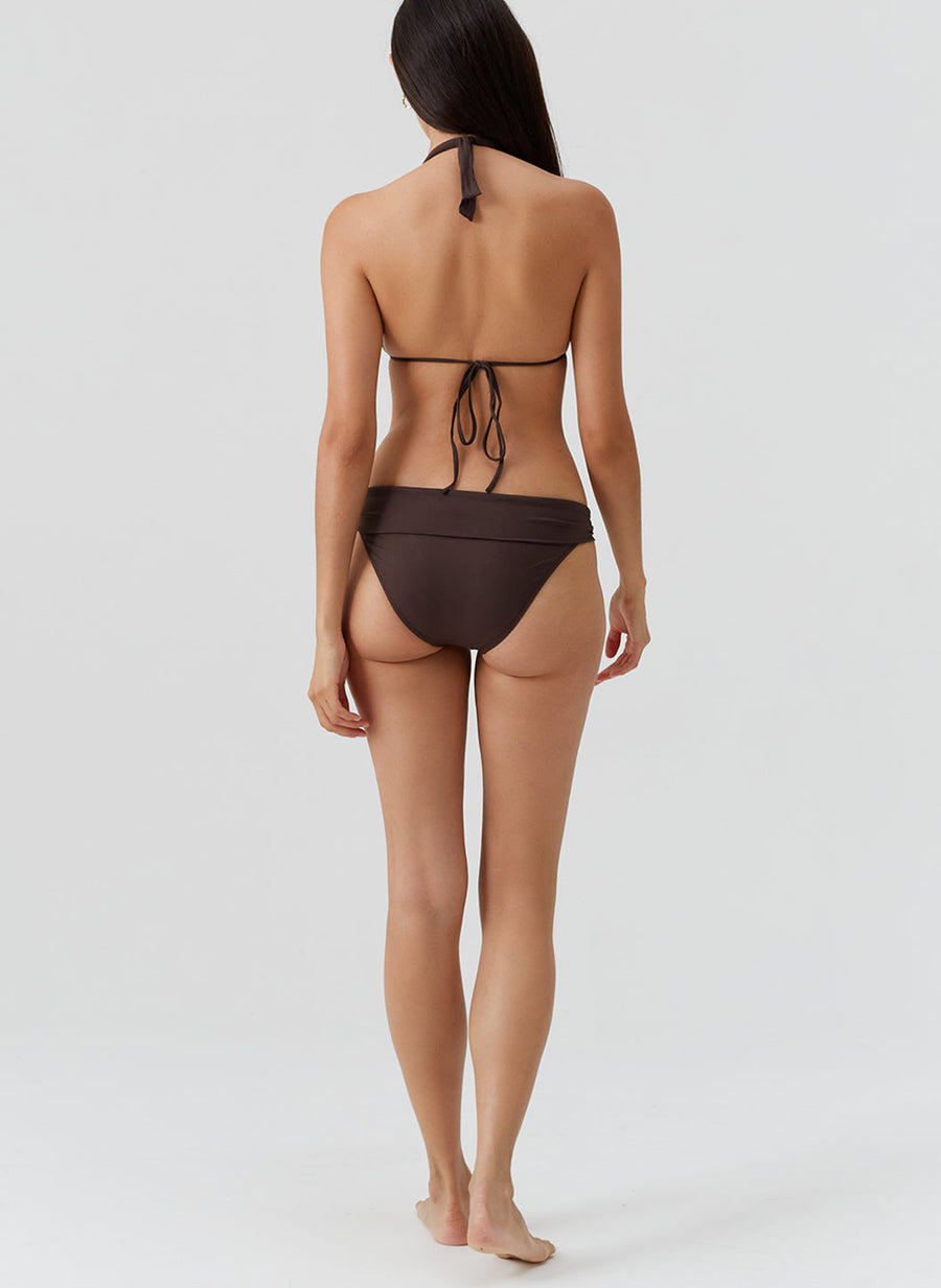 grenada-brown-bikini_models_2026_B 