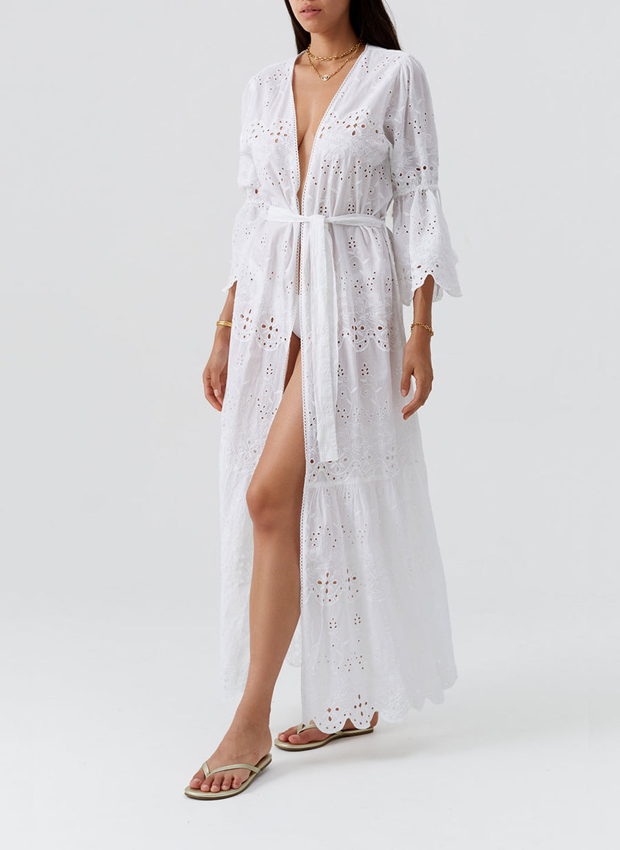 imogen-white-kaftan_models_2026_F 