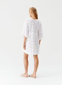 ivy-white-kaftan_model_2025_B 