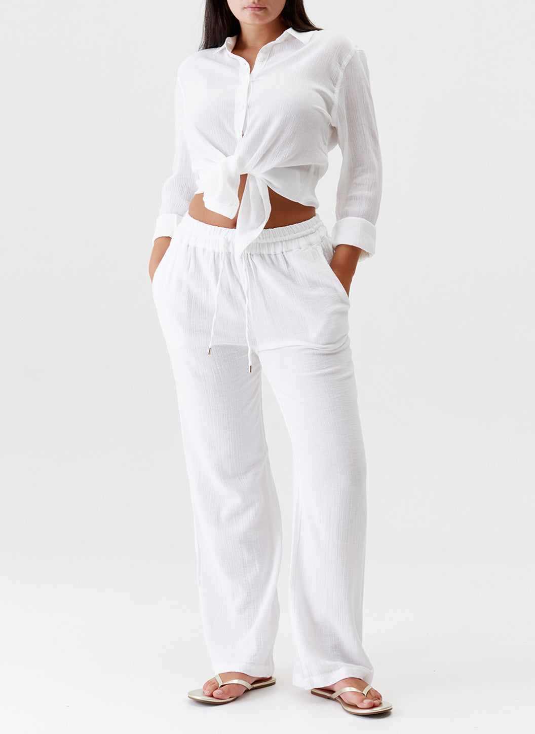 krissy-white-trouser_curvemodel_2024_F JPG