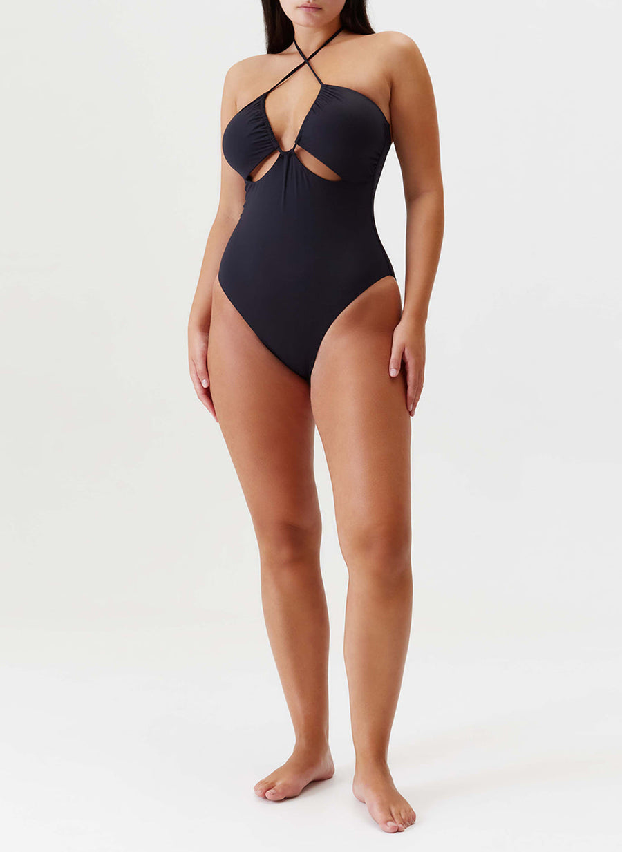 lampedusa-black-swimsuit_curvemodel_2024_F JPG