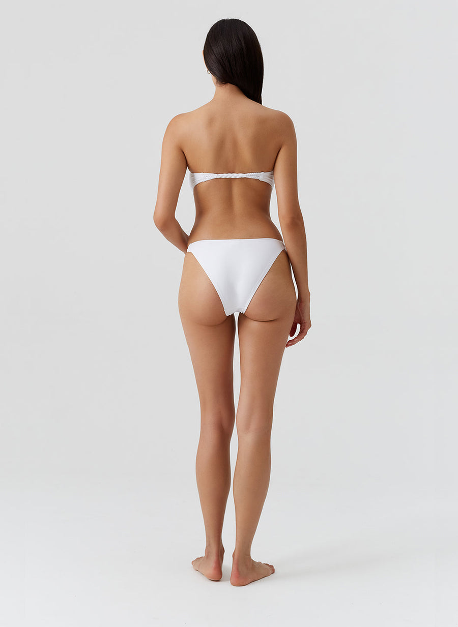 memphis-white-bikini_model_2026_B 