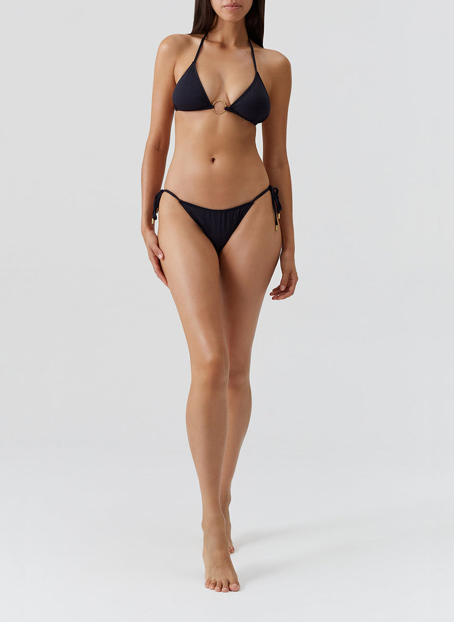 miami-black-bikini_model_2026_F 