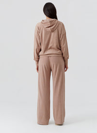 nora-almond-hoodie_model_2026_B 