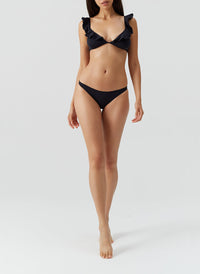 pompano-black-bikini_models_2026_F 