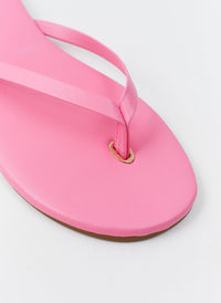 sandals-hot-pink_cutouts_2025_3 