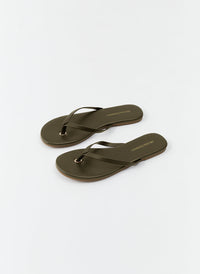 sandals-olive_cutout (1)