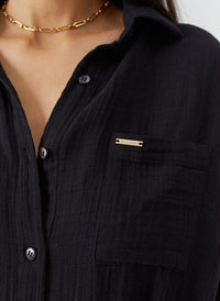 sara-black-dress_closeup 