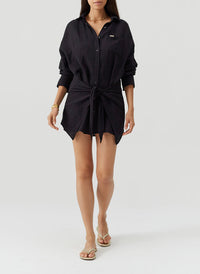 sara-black-dress_models_2026_F2 