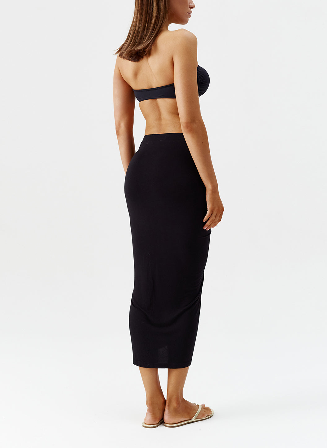 sasha-black-skirt_model_2024_B