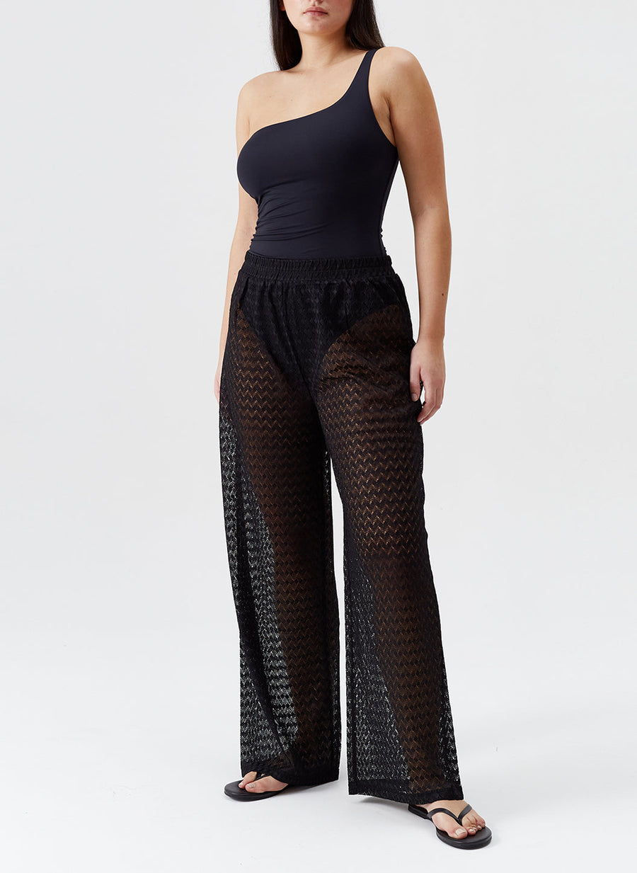 sienna-black-trouser_curvemodel_2024_F