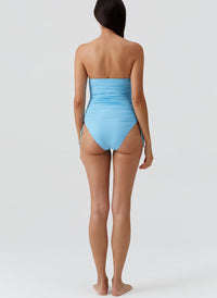 sydney-celeste-swimsuit_model_2026_B 