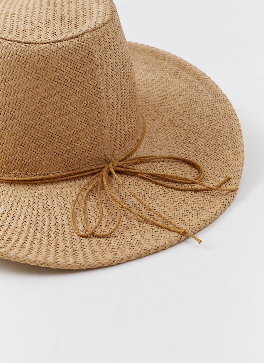 taj-tan-hat_cutout_3 