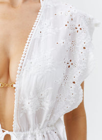 talitha-white-kaftan_closeup_2025 