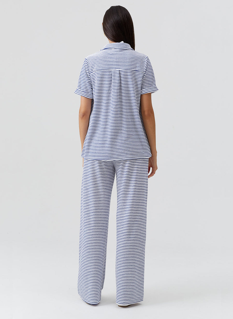 tori-navy-stripe-shirt_model_2026_B 