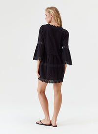 victoria-black-kaftan_model_2025_B 